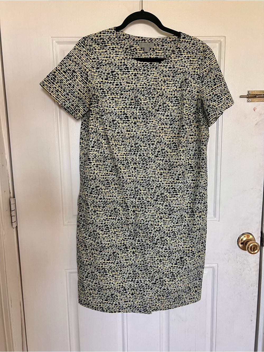 COS | Classic Short-Sleeve Shift Dress in Yellow and Navy